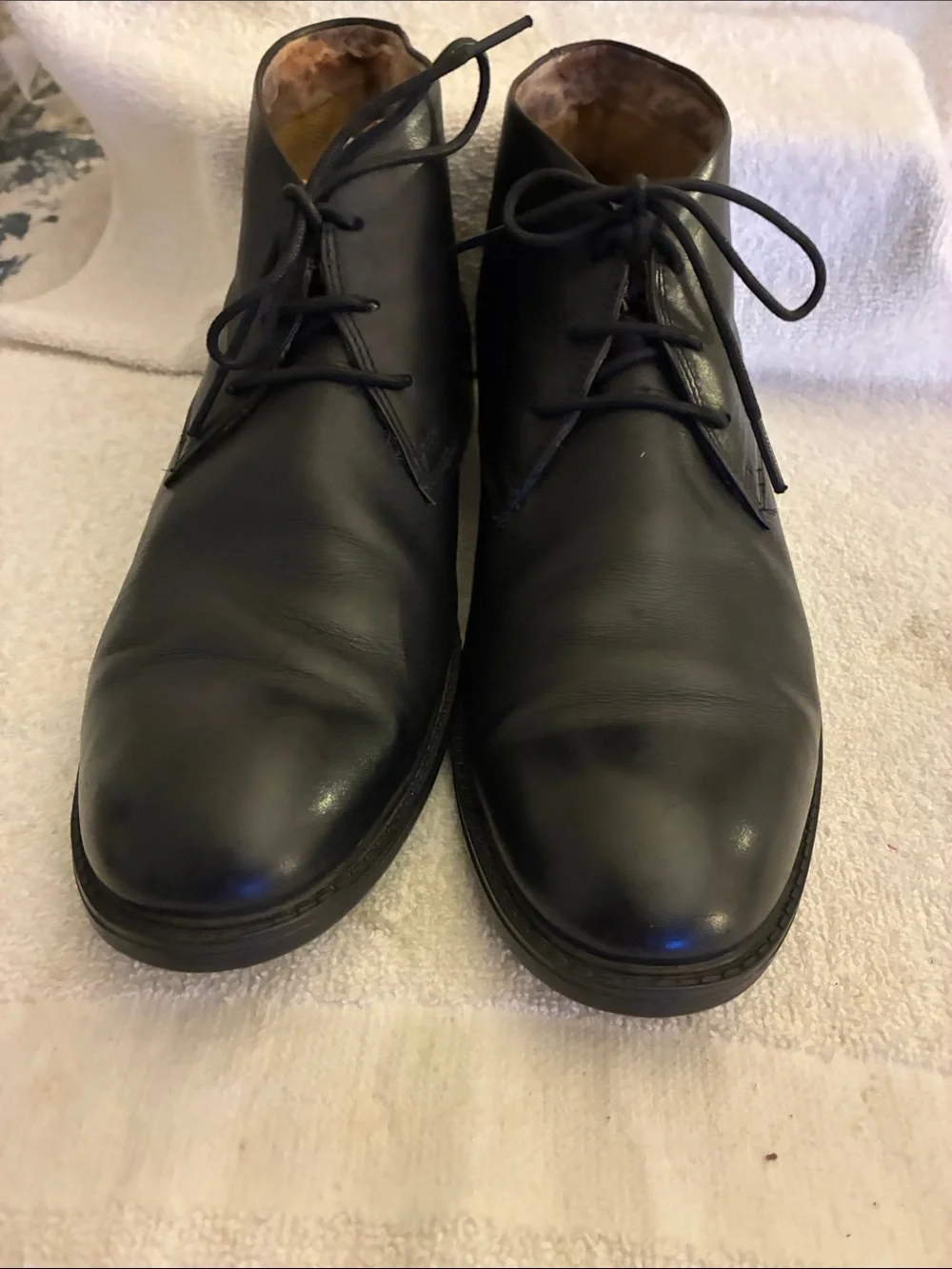 Clarks Men's Glide Black Leather Chukka Boots ankle-high profile